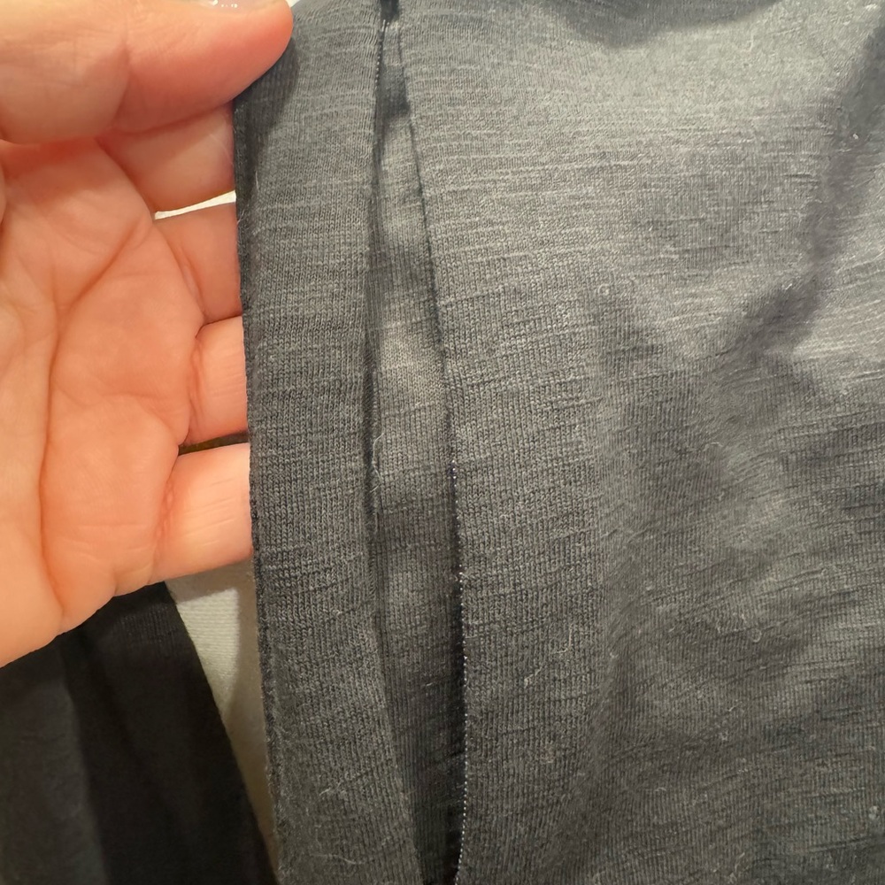 Chic Black Hooded Cardigan - Picture 2 of 3